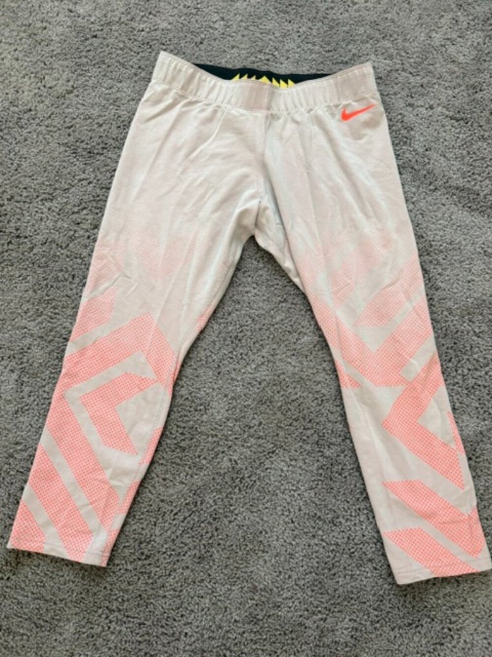 Nike cropped legging (Sz L)